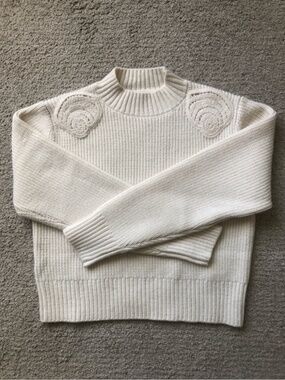 Mango- Pullover Sweater.NWOT.